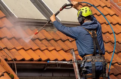 Démoussage et hydrofuge de toiture à Piencourt